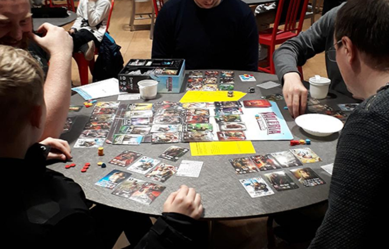 Brug ventetiden hen mod juleaften i brætspilscaféen på Herning Bibliotek 
