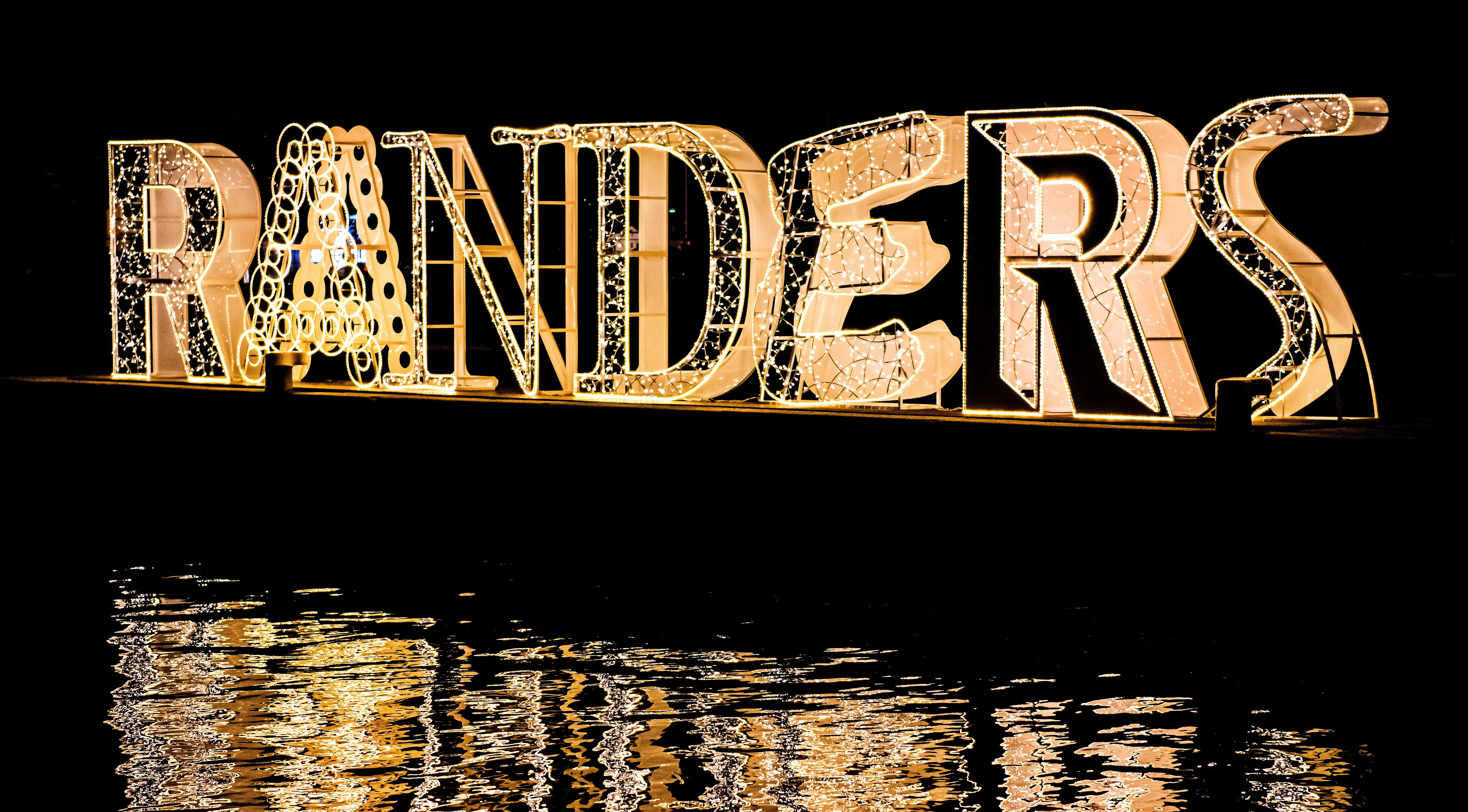 Randersbogstaverne er tilbage på havnen