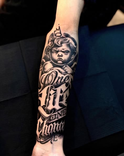 Mr. & Mrs. Tattoo får Alex tilbage i shoppen fra 23/5