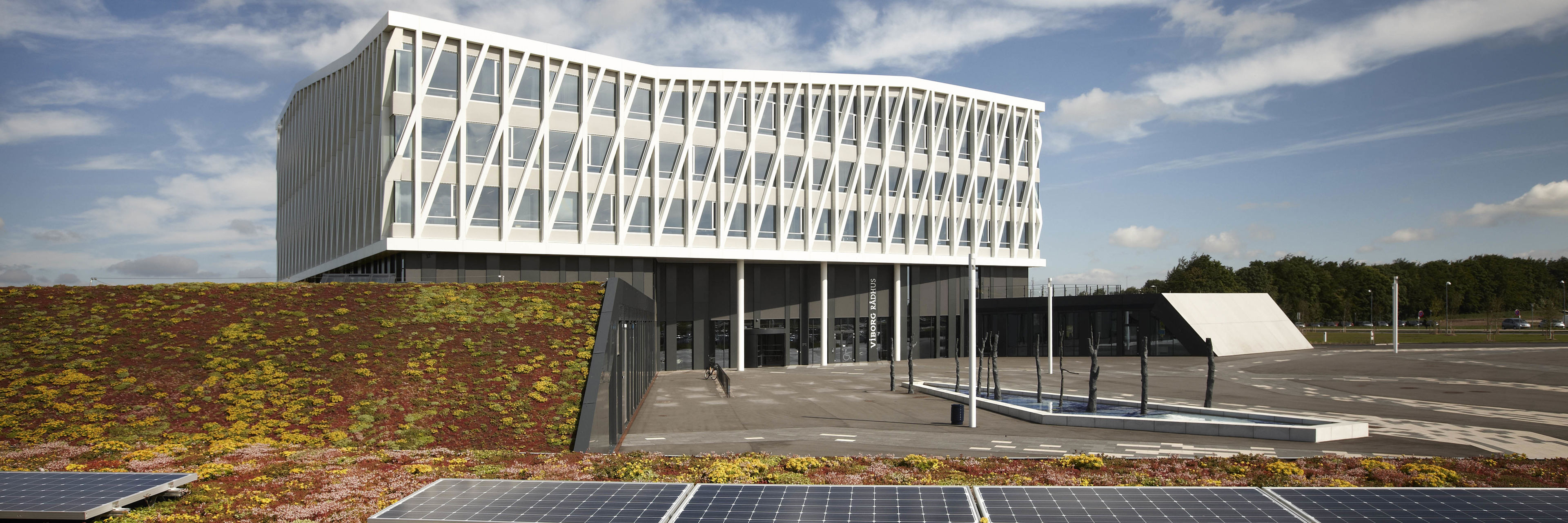 Hjemmeværnet øver kriseberedskab i Viborg med soldater og militære køretøjer