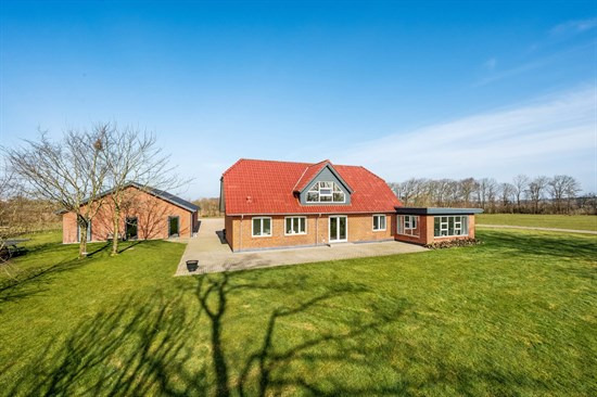 Top 6 over dyreste boliger til salg i Spjald. Priser op til 3.845.000 kr