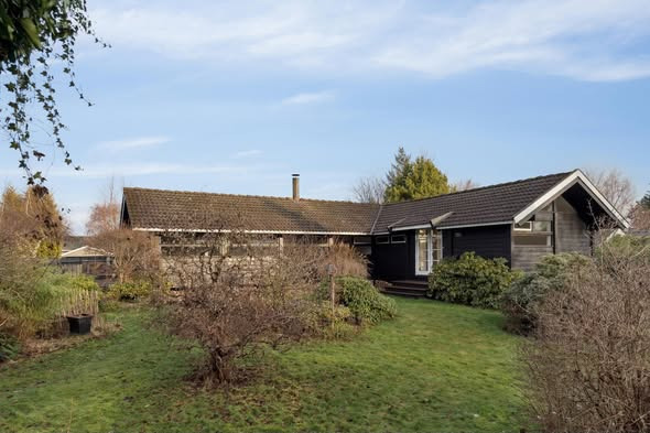 &LIVING Aalborg præsenterer stemningsfuldt sommerhus i Græsted