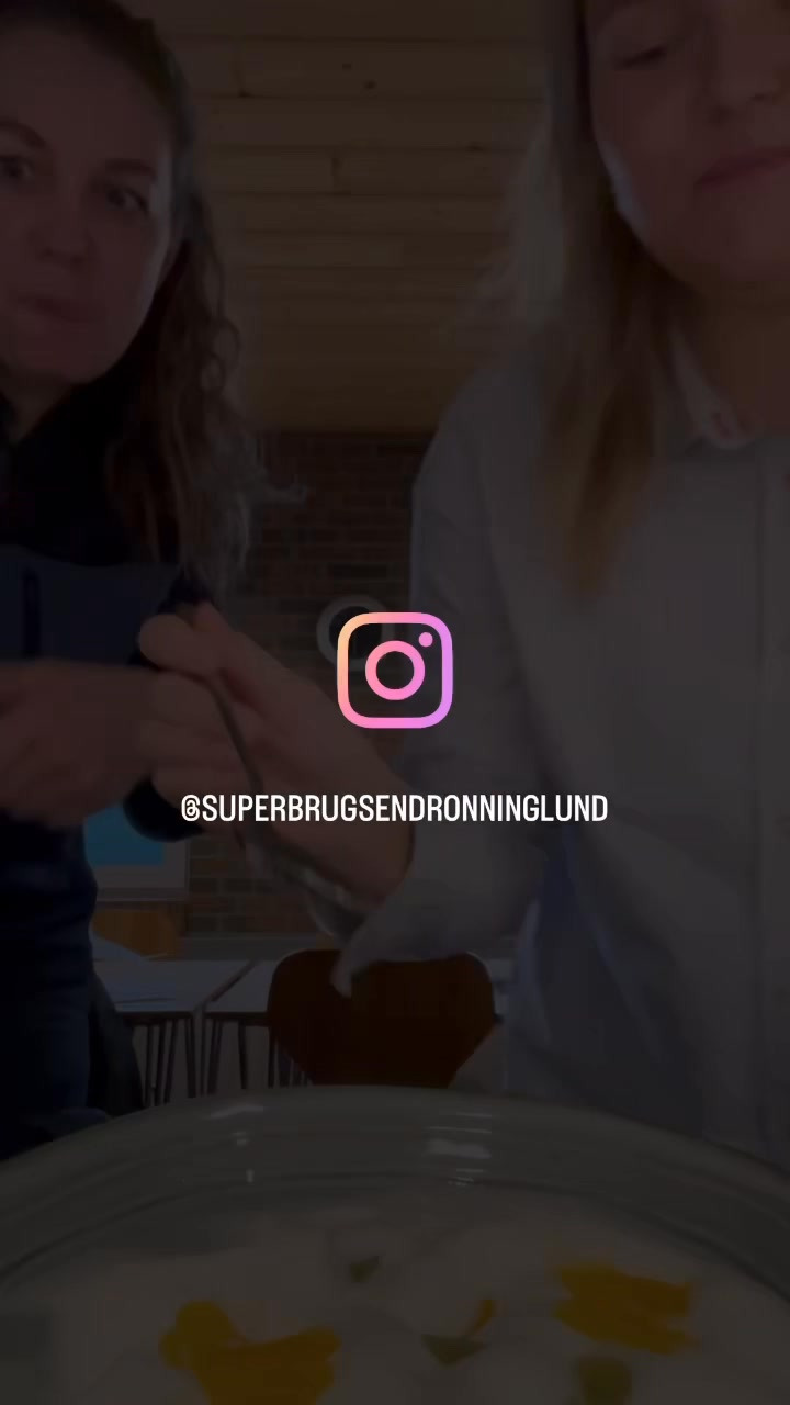 SuperBrugsen Dronninglund: Lav nemt protein skum med frisk frugt - køb Arla protein til 12 kr.