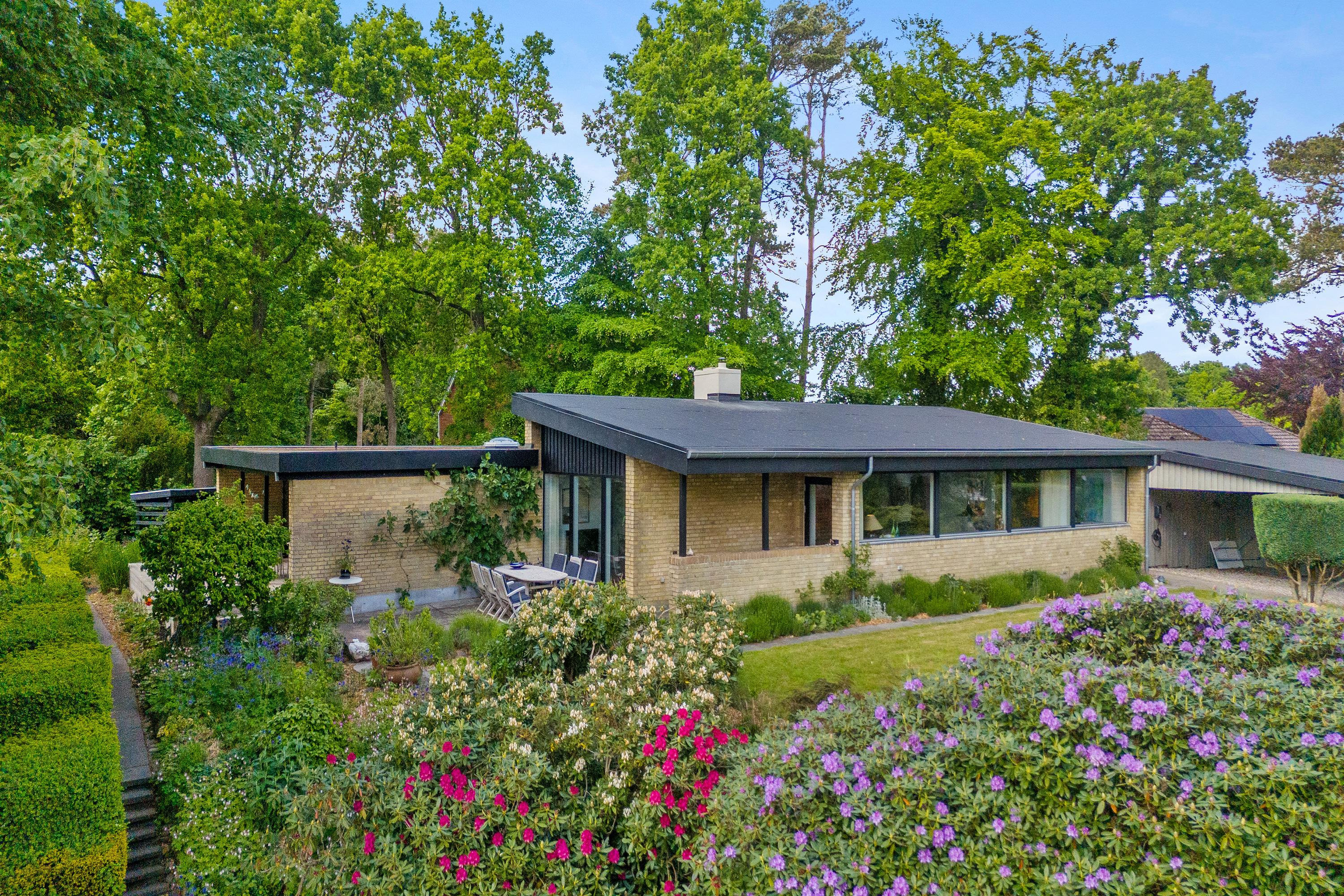 Arkitekttegnet villa med fantastisk udsigt ved Hammer Bakker