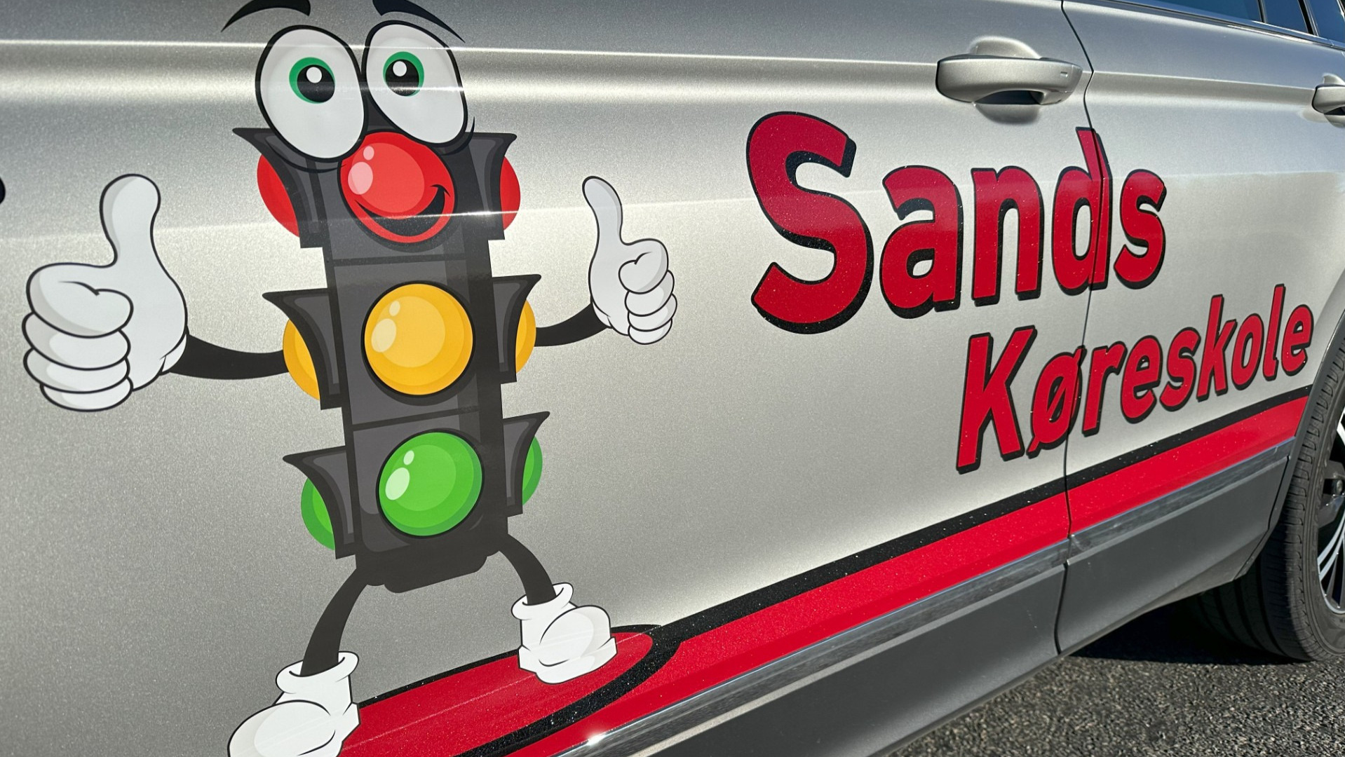 Sands Køreskole i Randers og omegn: Sjov, sikker og seriøs køreuddannelse