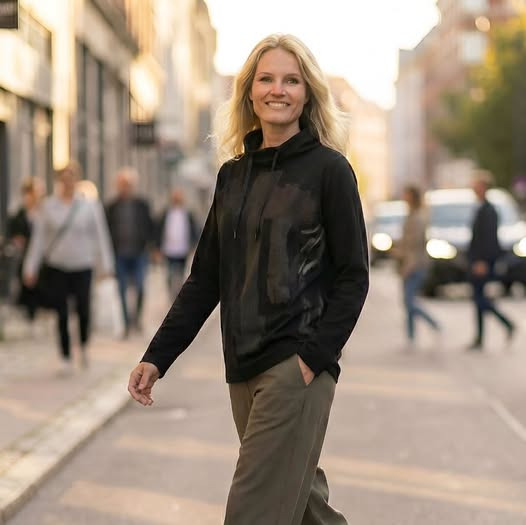 Skott Aalborg præsenterer ny bluse i 100% viskose fra E