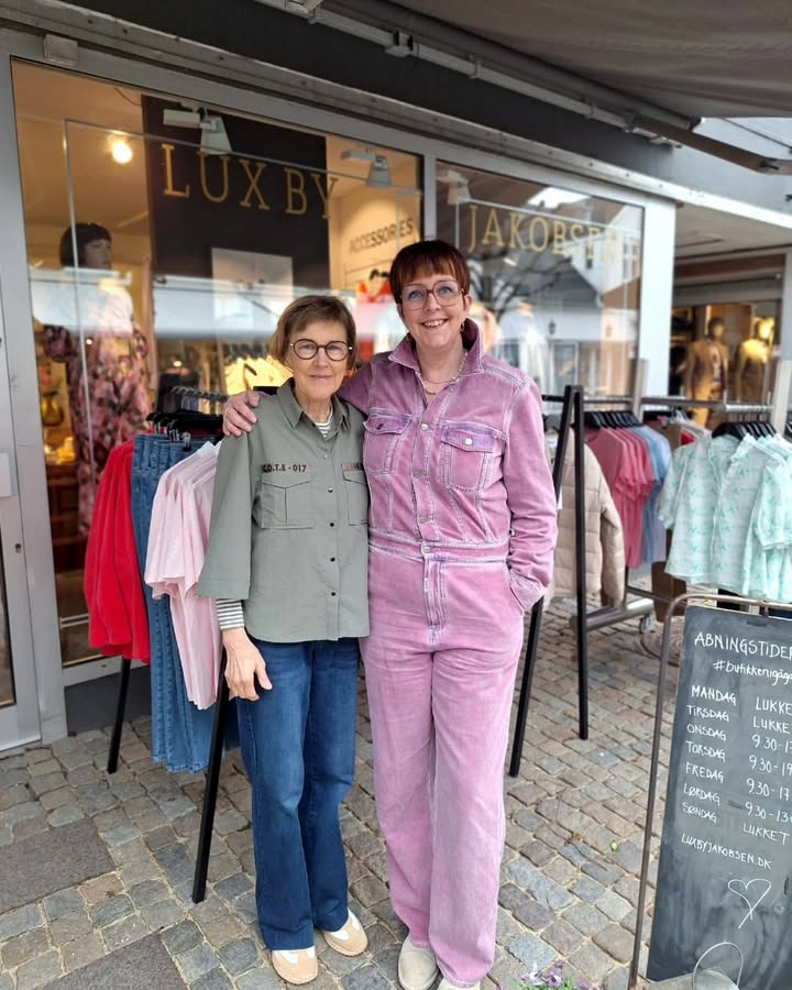 Lux By Jakobsen byder godmorgen og inviterer til weekendstemning i modeuniverset i dag