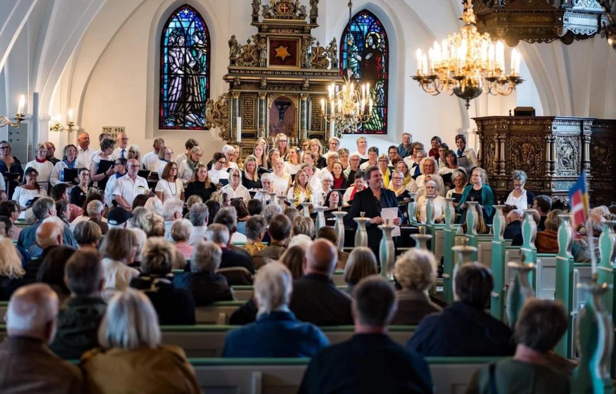 Oplev sommerkoncert med Grenaa Gospelkor i Grenaa Kirke