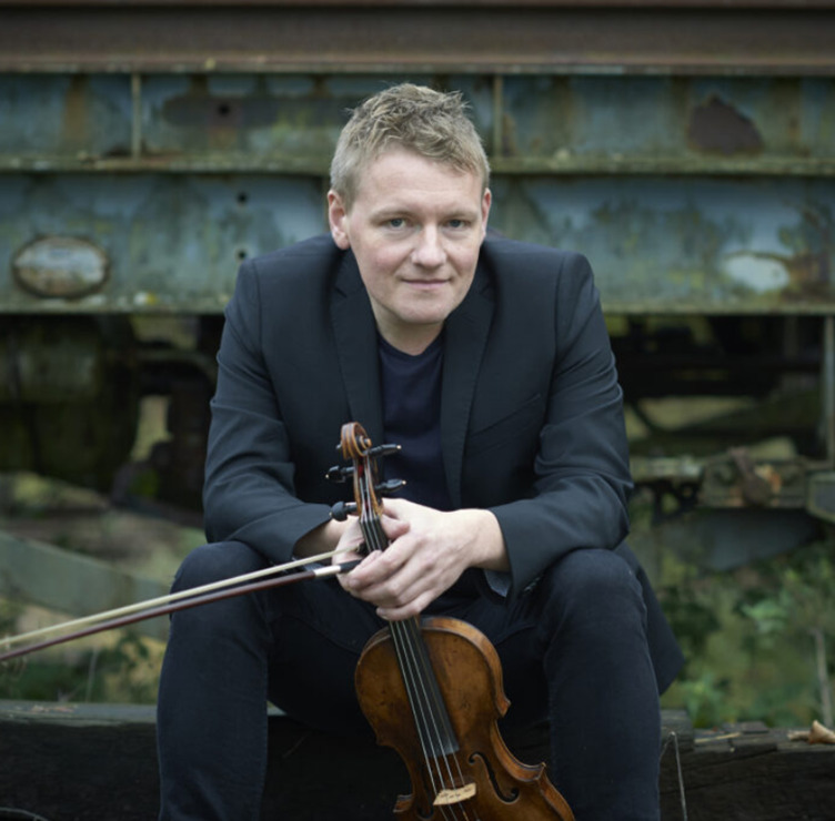 Oplev dansk folkemusiks rejse gennem tiden med Harald Haugaard