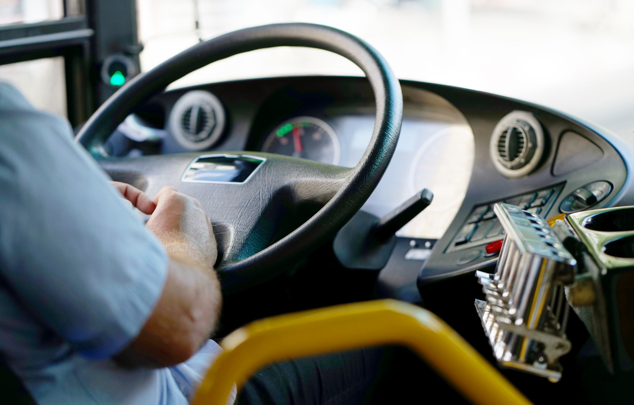 Lokale chauffører henter krigsflygtninge fra Ukraine