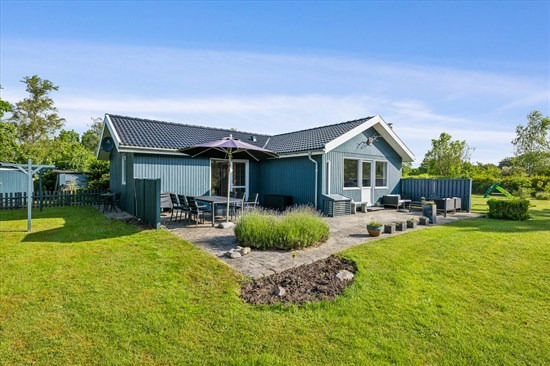 Strandskadevej 13 og 1 anden boliger er kommet til salg denne uge i Ørsted - se boligerne her.