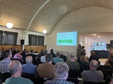 Opfordring til de små byer: Gå sammen om fælles klimavenlige varmeløsninger. Der er gratis hjælp at hente til at komme i gang