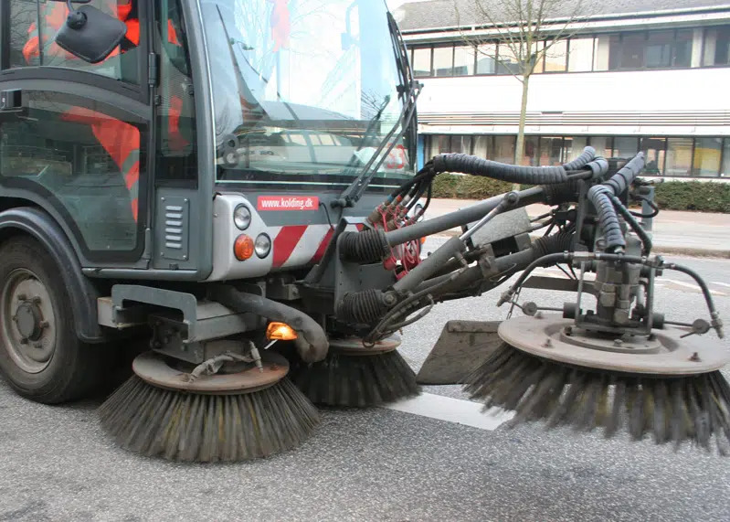 Kolding Kommune i gang med omfattende forårsrengøring af veje og cykelstier