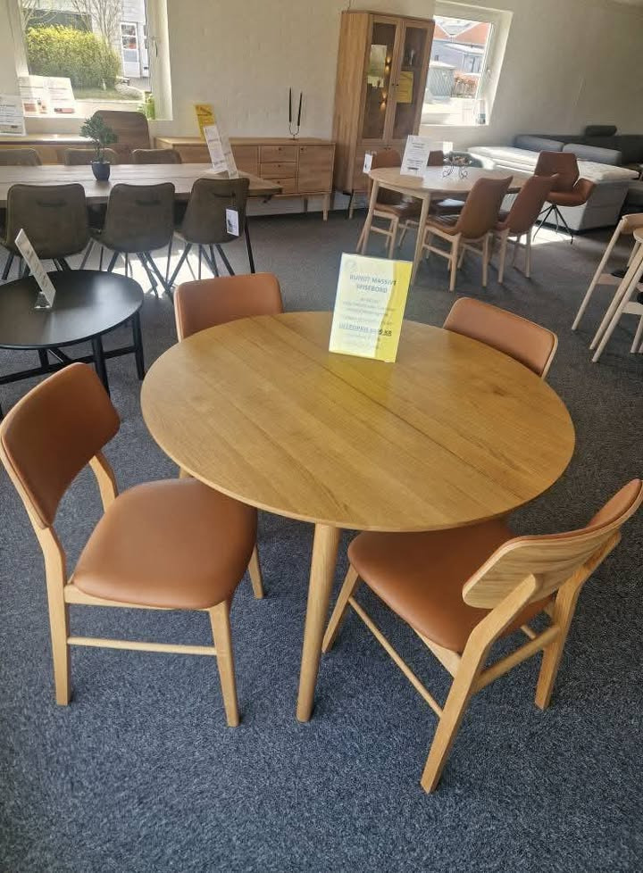 Spar på klassiske Mette spisebordsstole hos HOVELIND MØBLER