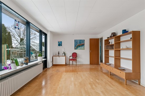 Bentevej 4 og 1 anden boliger er kommet til salg denne uge i Espergærde - se boligerne her.