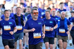 Fredericia blev malet i Royal Run-blå