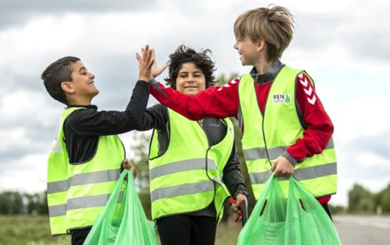 Vil I være med til at samle affald, og samtidigt få penge til klubkassen?