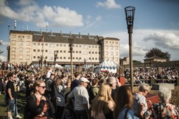 Kongens hof besøger Horsens: Glæd dig til et stort særarrangement under Horsens Middelalderfestival