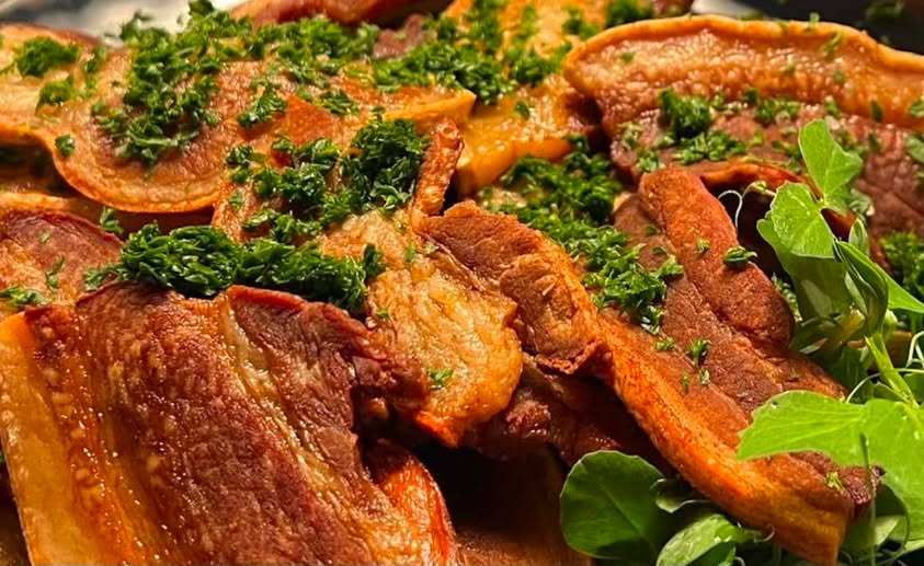 Cafe No. 19 Skanderborg Golfklub serverer stegt flæsk-buffet ad libitum 9. september