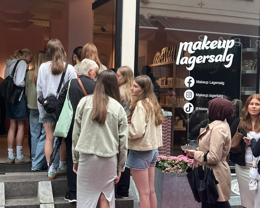Lagersalg.com annoncerer Danmarks største makeup lagersalg i Aarhus