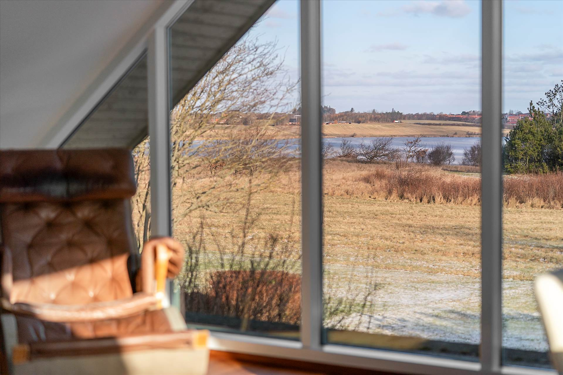 Til salg hos EDC Ejen­doms­grup­pen Struer: Attraktiv villa i første række til Kilen