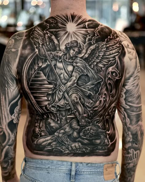 Mr. & Mrs. Tattoo har Alex tilbage i shoppen fra 23/5