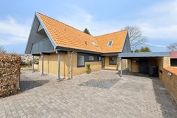 Nyhed fra John Frandsen Herning: Stor familievilla på Vibevej 44 i Sunds til salg nu