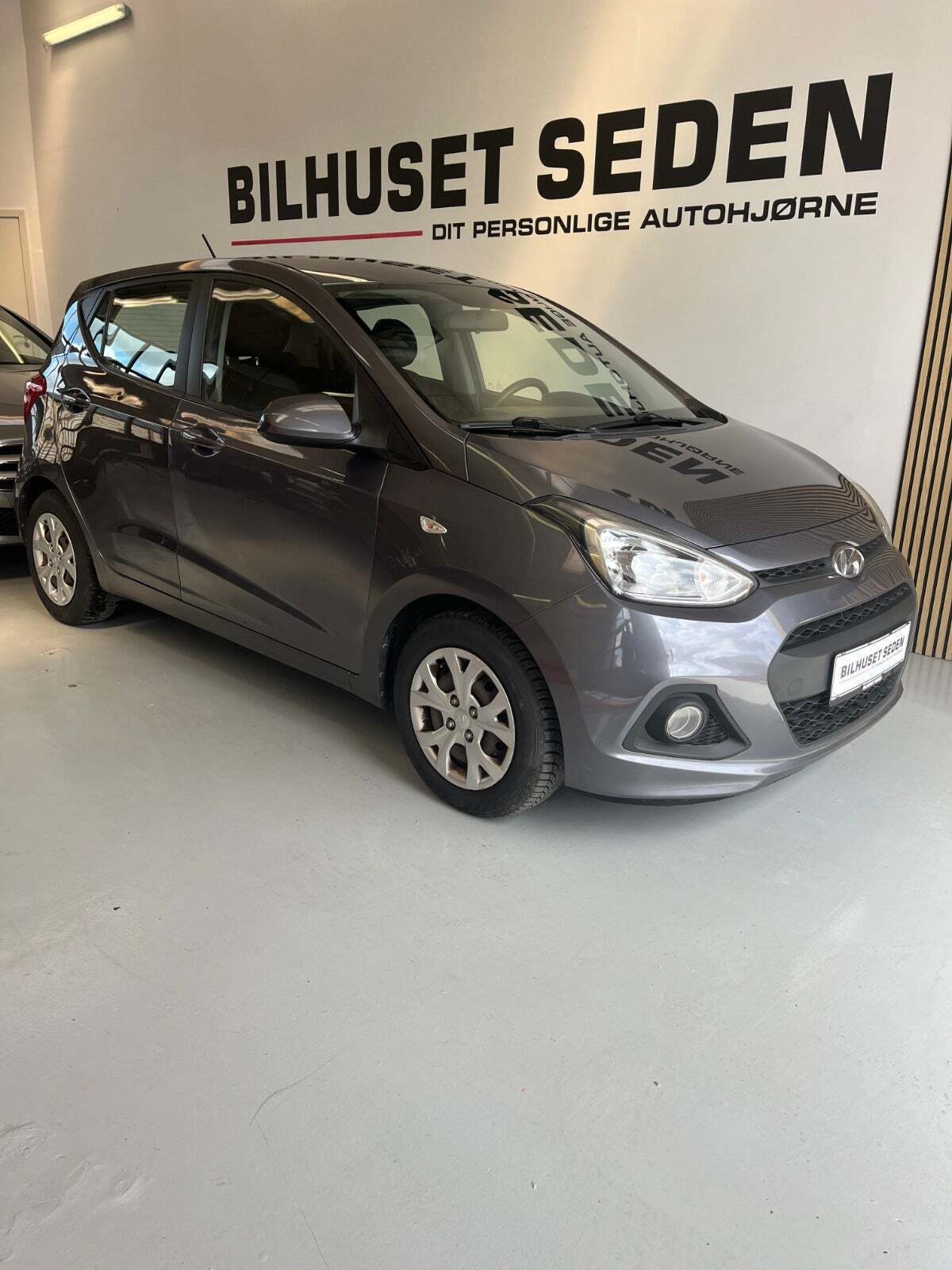 Biler netop sat til salg i Munkebo