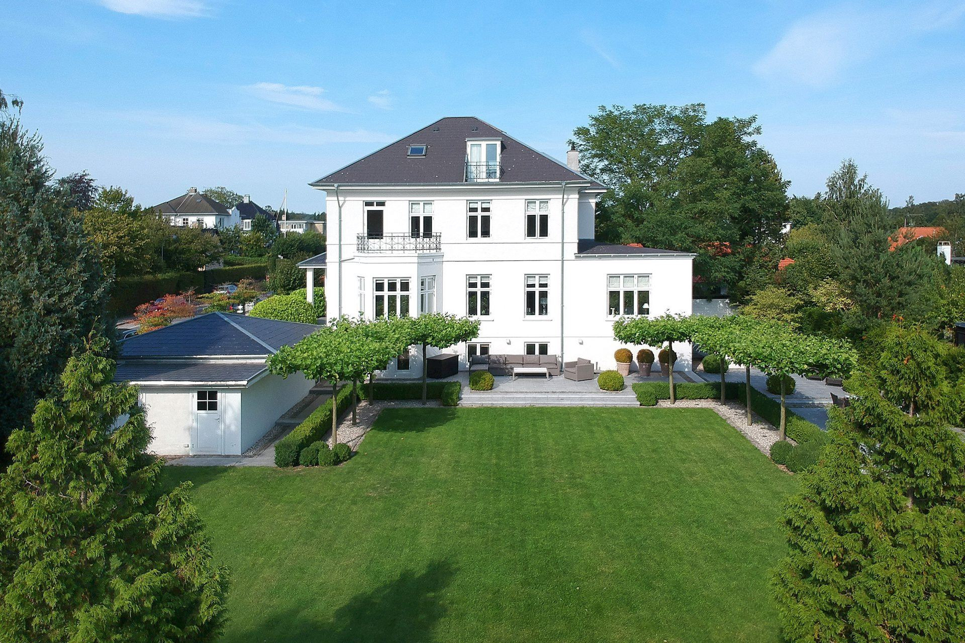 Drømmer du om luksus? For 33,0  mio. kroner er Hovmarksvej 20 kommet til salg - Se den og de dyreste boliger til salg her