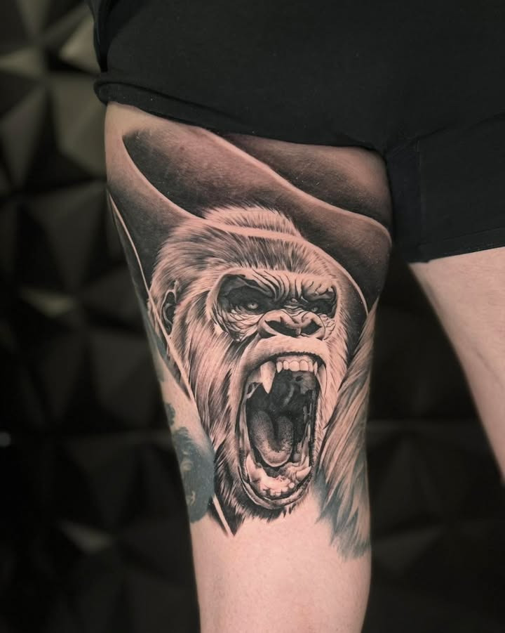 Hos Din Tatovør holder lukket 7. december på grund af julefrokost