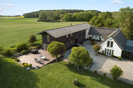 Møllehøjvej 5 og 8 andre boliger er kommet til salg denne uge i Hillerød - se boligerne her.