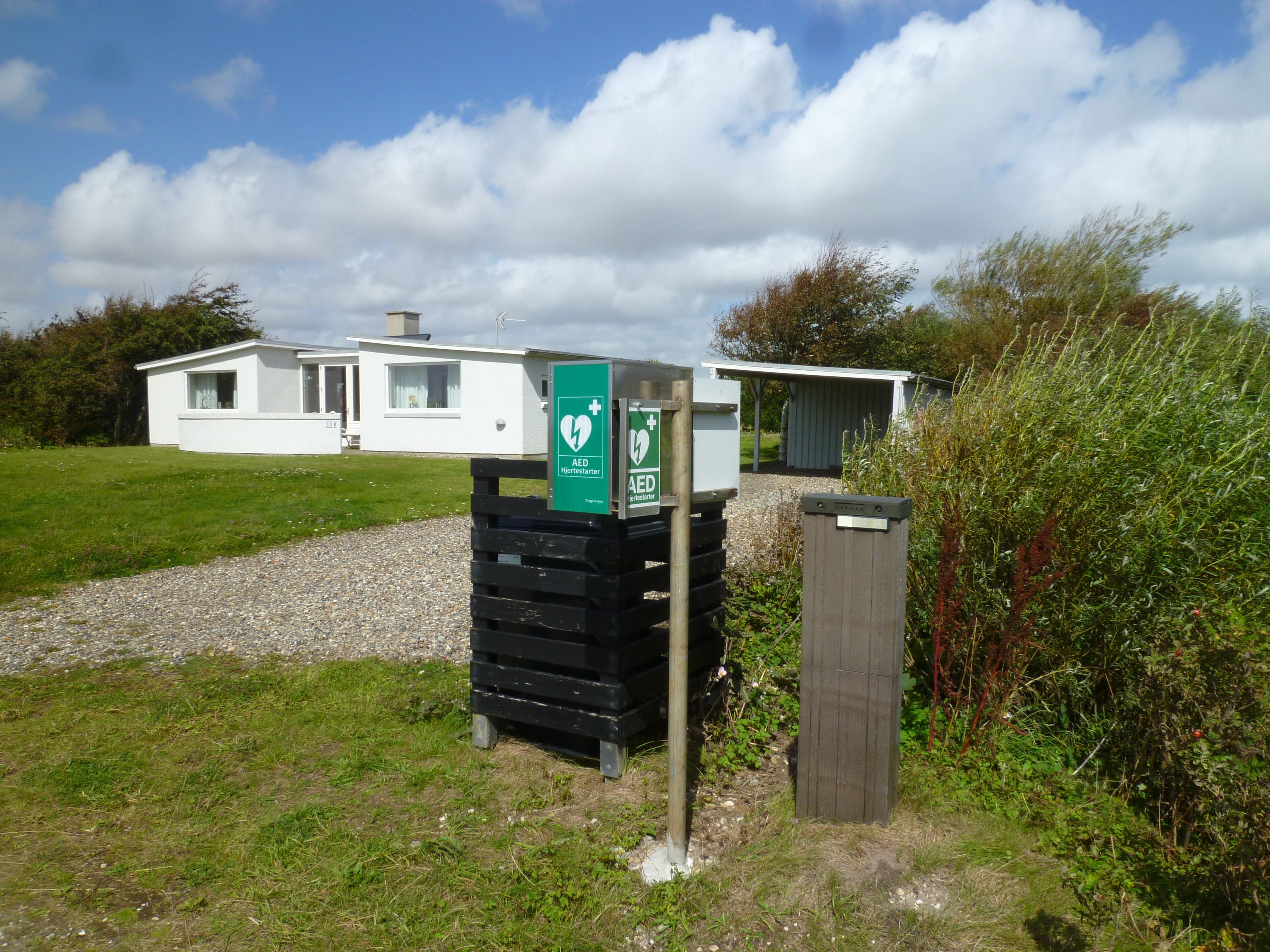 Grundejerforeningen Sunddraget i Thyholm øger trygheden med ny hjertestarter