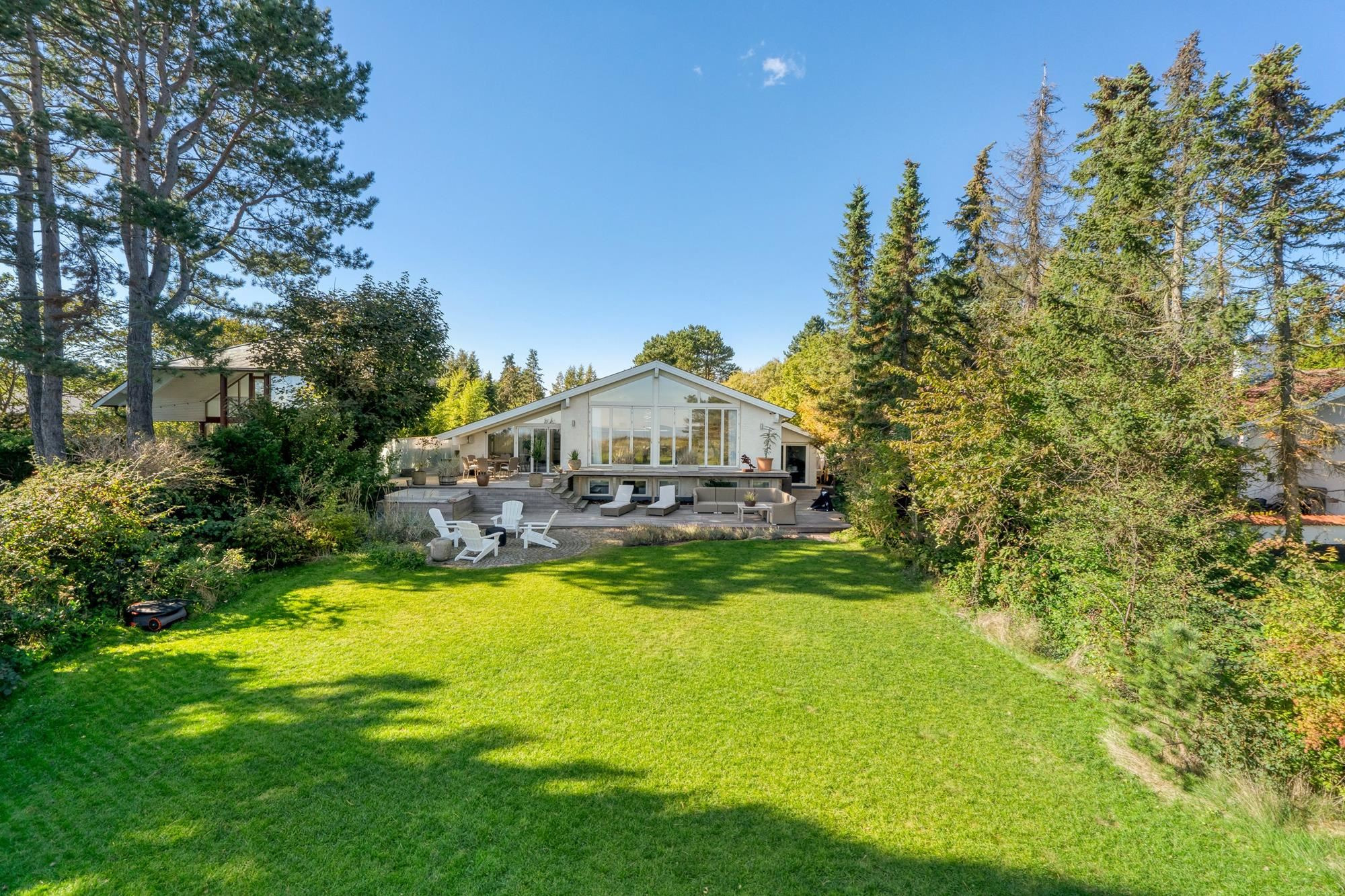 Kystvej 12 til salg for 19,0  mio. kroner - Se 5 andre boliger til salg i Solrød Strand