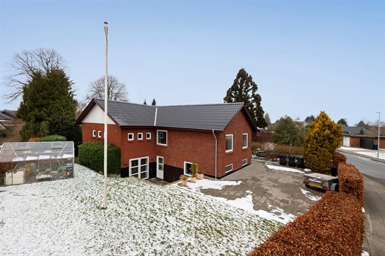 Falkevej 5 og 2 andre boliger er kommet til salg denne uge i Bramming - se boligerne her.