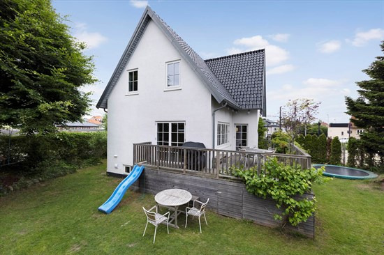 Agermånevej 1 og 4 andre boliger er kommet til salg denne uge i Kongens Lyngby - se boligerne her.