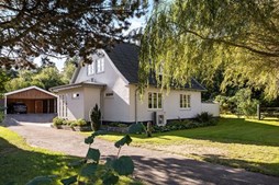 Hvalsøvej 340 og 1 anden boliger er kommet til salg denne uge i Hvalsø - se boligerne her.