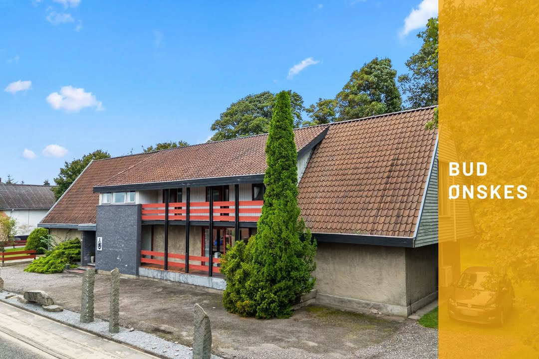 Mæglerhuset ønsker bud på rummelig villa på 407 etagemeter i Sulsted