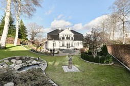 Arnakvej 6 og 2 andre boliger er kommet til salg denne uge i Højbjerg - se boligerne her.