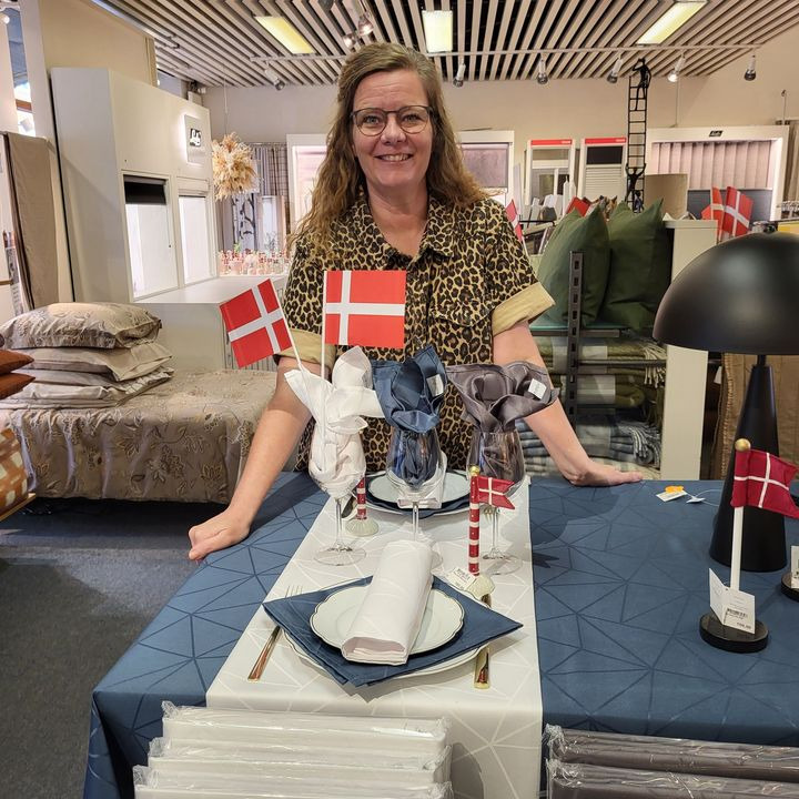 Fjerrenseriet sælger luksus damaskdug fra Engholm til nedsatte priser