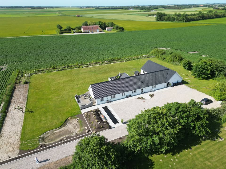 Home Brønderslev præsenterer charmerende ejendom med udsigt til Thise-bakker