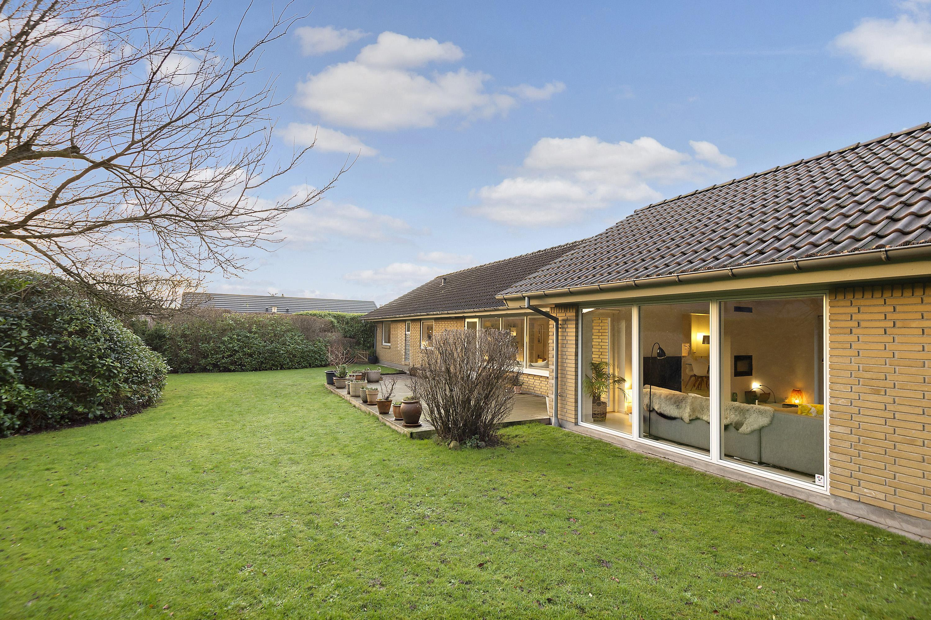 Velkommen til Ravnsbjergparken 32, Guldager – En perfekt villa for børnefamilien!