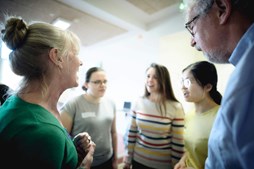 Sangfællesskab på Ringe Bibliotek: Kom og syng med os