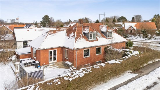 Jyllands Allé 110 og 1 anden boliger er kommet til salg denne uge i Højbjerg - se boligerne her.