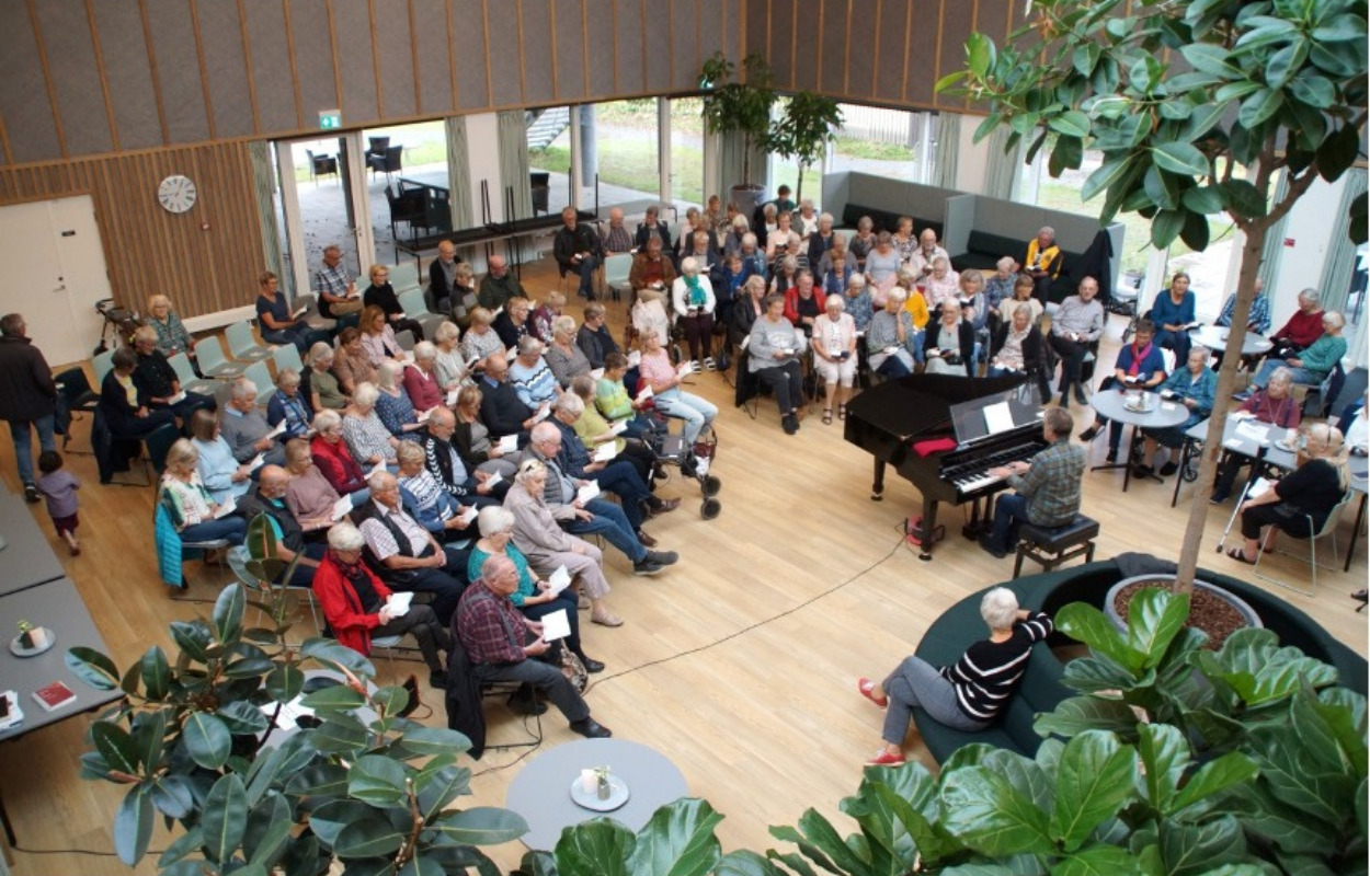 Lions samlede 130 til efteråret første morgensang i Fællesskabets Hus
