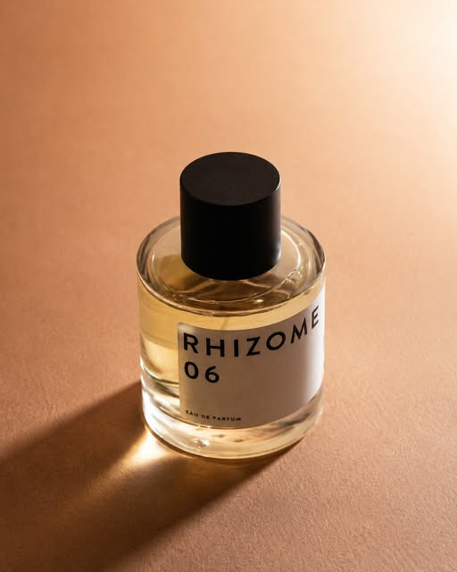 Qvist Skincare præsenterer RHIZOME 06 med blød iris og varme noter