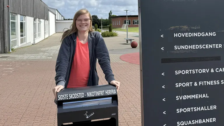 Struer Energi Park tager kampen op mod nikotin blandt unge med nikotinfri zone og kreative skraldespande