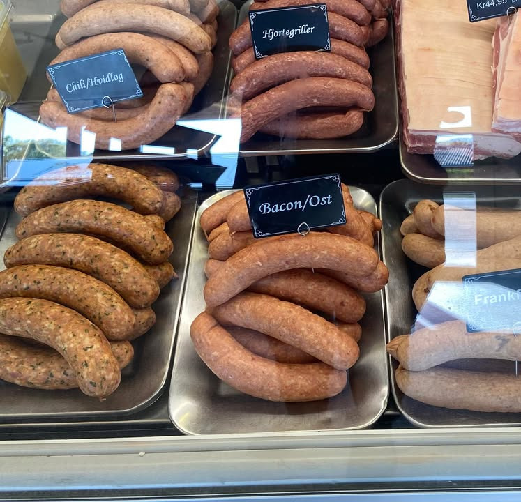 Elling Slagterforretning v/Louise le Fevre Sjøberg Karlsen byder på delikatesser til grillen i sommervarmen