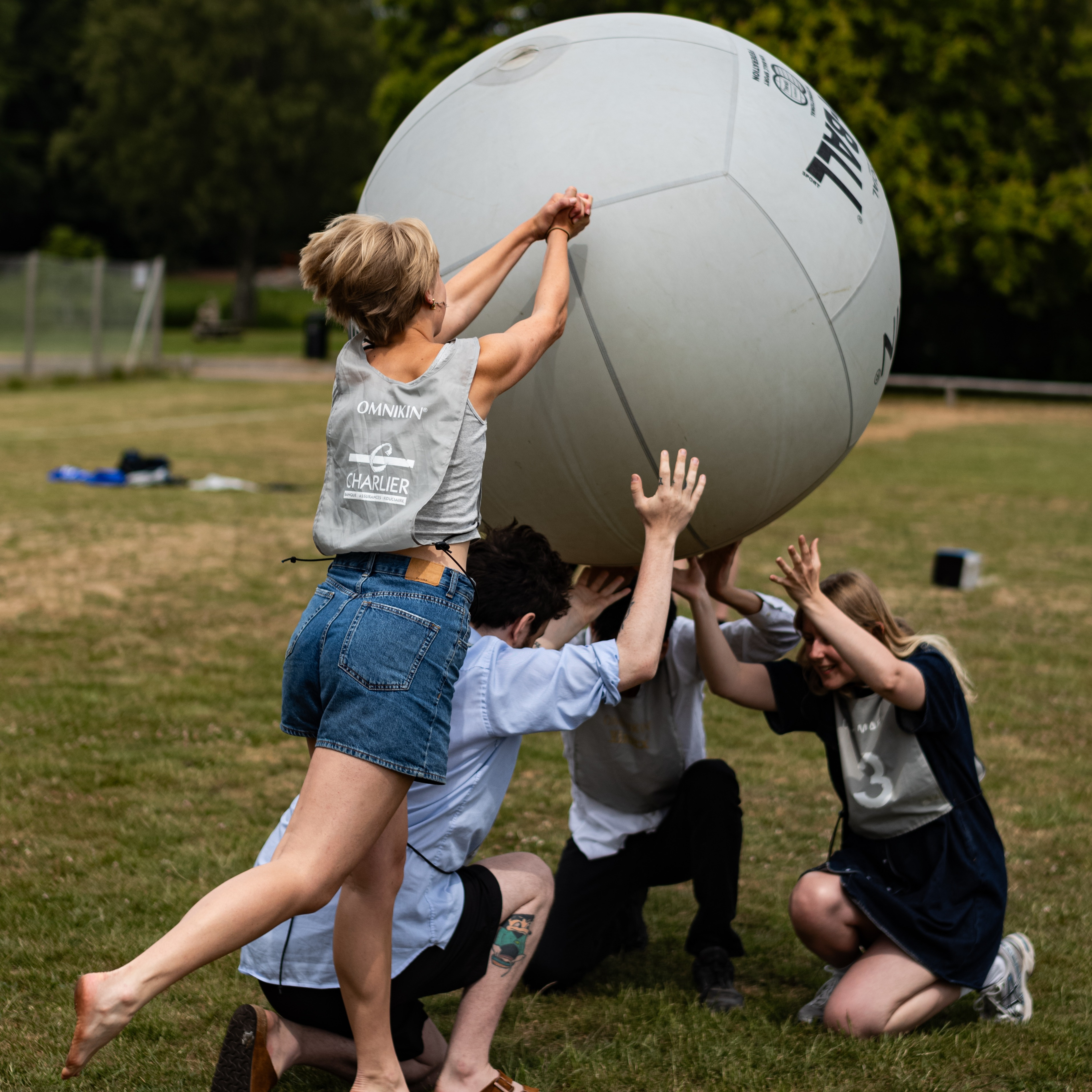 En dag med kin-ball for børn i Djursland Bank Arena