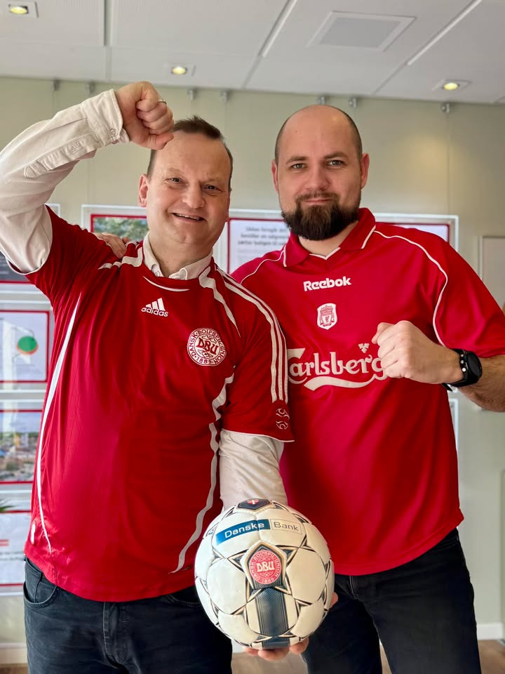 Home Hobro støtter Børnecancerfonden med fodboldtrøje-fredag