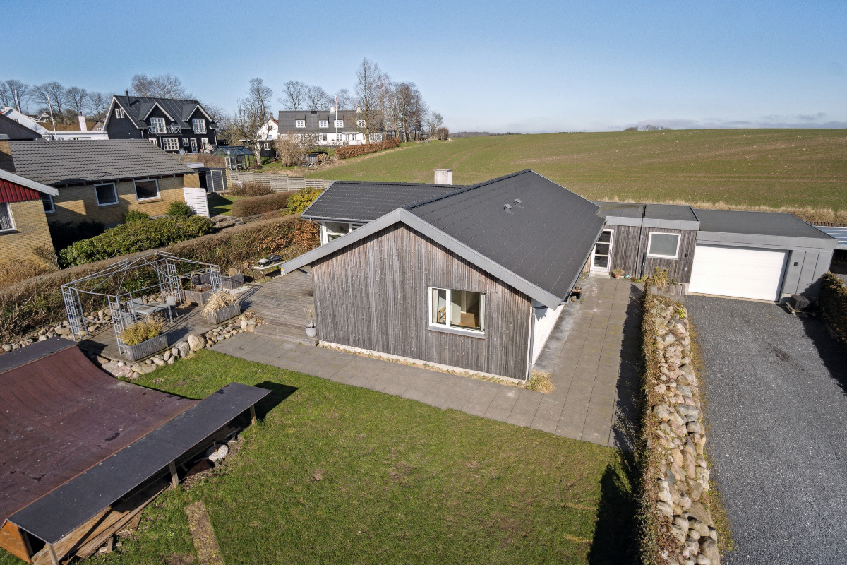 Din drømmevilla venter: Naturskønne omgivelser og rummelighed i Løgten